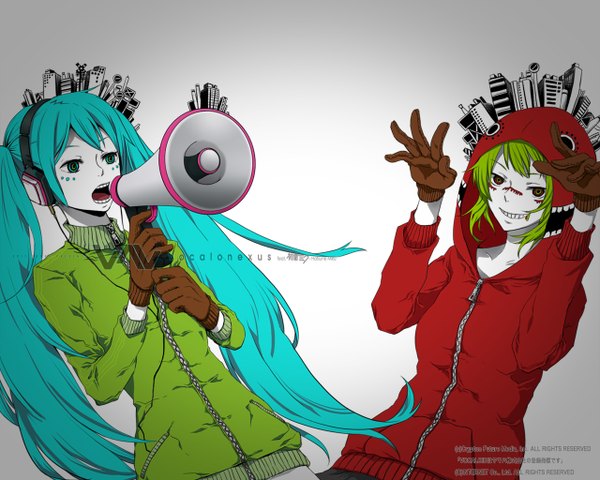 Anime-Bild 1280x1024 mit vocaloid matryoshka (vocaloid) hatsune miku gumi tagme (artist) long hair open mouth smile multiple girls green hair aqua hair grey background multicolored eyes face paint polychromatic girl gloves 2 girls jacket hood