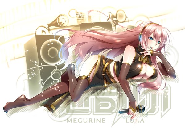 Anime picture 1600x1200 with vocaloid megurine luka caffein single long hair breasts blue eyes light erotic bare shoulders pink hair nail polish barefoot girl thighhighs black thighhighs detached sleeves headphones microphone speakers