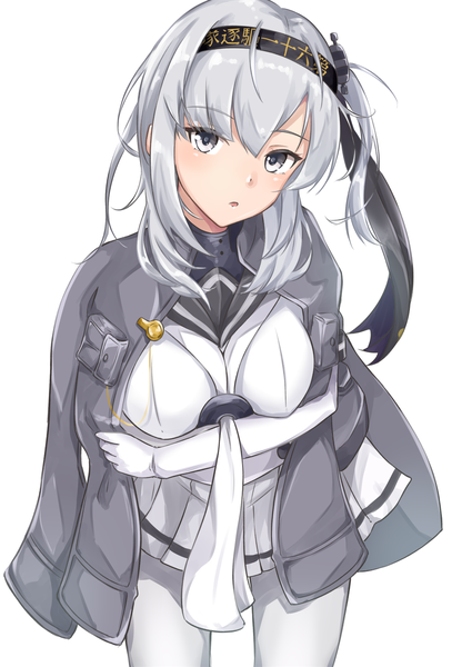 イラスト 1133x1600 と 艦隊これくしょん 涼月(艦これ) ほしみやましろ。 ソロ 長髪 長身像 カメラ目線 赤面 前髪 おっぱい light erotic simple background hair between eyes 白背景 payot 銀髪 long sleeves parted lips pleated skirt open jacket