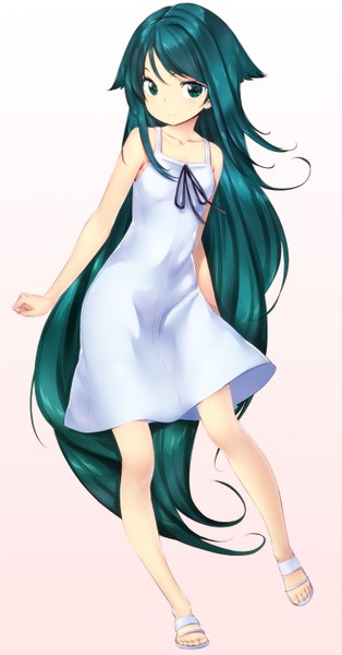 イラスト 761x1450 と 沙耶の唄 nitroplus saya (saya no uta) zizi (zz22) ソロ 長身像 笑顔 立つ 肩出し 緑の目 very long hair aqua hair legs gradient background 女の子 ドレス 白いドレス