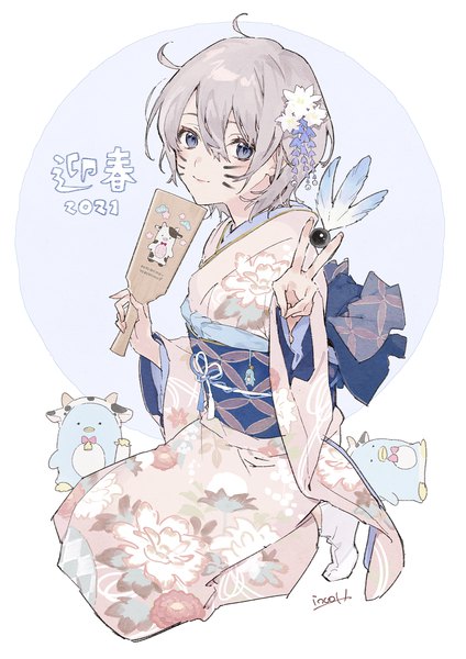 Anime-Bild 990x1400 mit original horiizumi inko single tall image looking at viewer fringe short hair blue eyes hair between eyes holding silver hair ahoge traditional clothes japanese clothes floral print victory new year messy hair 2021 girl