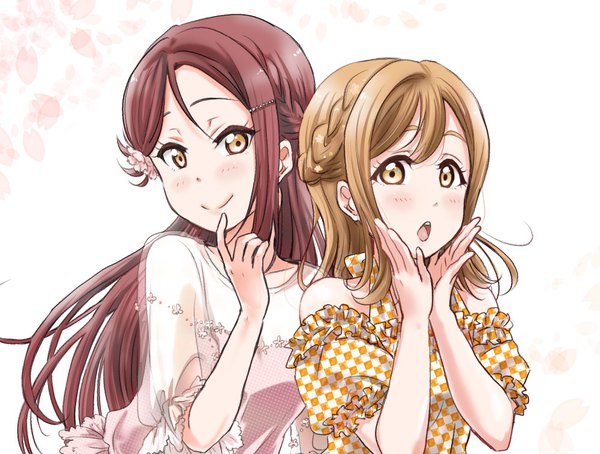 イラスト 1000x757 と ラブライブ!サンシャイン!! サンライズ love live! 桜内梨子 国木田花丸 りっぺ 長髪 カメラ目線 赤面 前髪 開いた口 simple background 笑顔 hair between eyes 茶色の髪 白背景 肩出し multiple girls 黄色眼 upper body