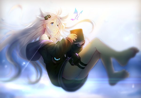 Anime-Bild 1867x1305 mit choujigen game neptune shin jigen game neptune vii neptune (choujigen game neptune) segamark single long hair highres light erotic purple eyes looking away sky silver hair full body barefoot blurry off shoulder bare legs pantyshot lens flare light