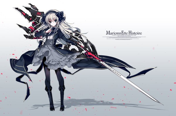 Anime picture 1452x963 with marionnette histoire original alice liddell (marionnette histoire) cierra (ra-bit) single long hair looking at viewer fringe simple background hair between eyes standing holding payot full body white hair shadow gradient background text floating hair outstretched arm