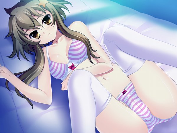 イラスト 1024x768 と はっぴぃふぁくとりー izumi yura 長髪 light erotic 茶色の髪 黄色眼 game cg underwear only cameltoe 女の子 ストッキング 下着 パンティー 白いストッキング