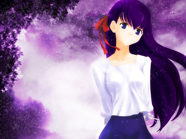 Anime picture 1280x960 with fate (series) fate/stay night studio deen type-moon matou sakura shirotsumekusa long hair looking at viewer purple eyes purple hair hands behind back purple background ribbon (ribbons) hair ribbon leaf (leaves)