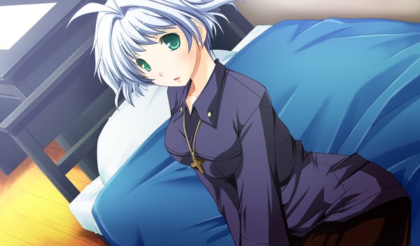 Anime picture 1024x600 with akikaze personal (game) short hair wide image green eyes game cg white hair girl bed