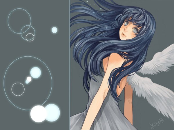Anime picture 1333x1000 with original 29kiccyo single long hair blue eyes simple background bare shoulders blue hair looking away from behind grey background grey eyes sleeveless angel wings girl dress wings fireflies