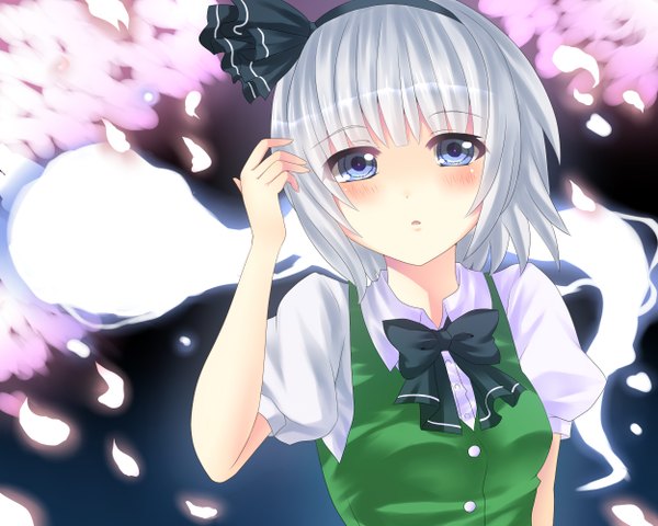 Anime picture 2500x2000 with touhou konpaku youmu myon ikeda hazuki single blush highres short hair blue eyes white hair cherry blossoms ghost girl petals