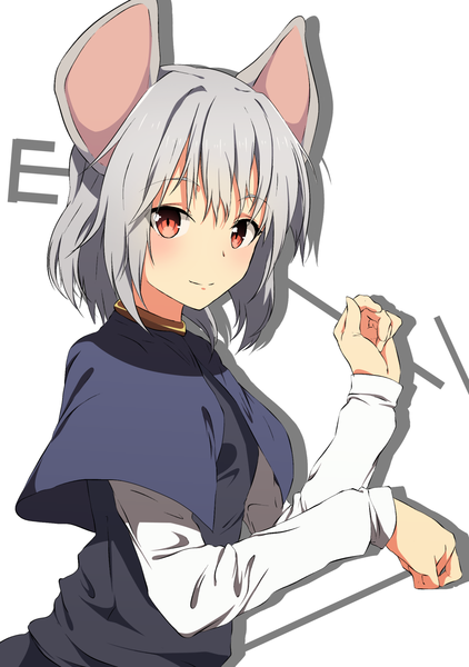 Аниме картинка 1100x1564 с touhou nazrin aono meri один (одна) высокое изображение смотрит на зрителя румянец чёлка короткие волосы простой фон улыбка красные глаза белый фон уши животного серебряные волосы тень мышиные ушки девушка накидка