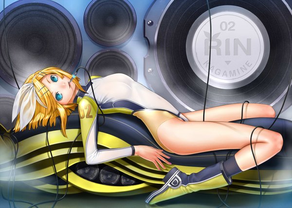 Anime picture 1920x1369 with vocaloid kagamine rin brazen (pixiv) single highres short hair blonde hair lying aqua eyes mouth hold girl hair ornament hairclip bodysuit wire (wires) speakers