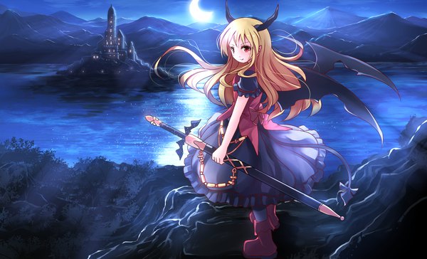 Anime picture 2067x1254 with original risutaru single long hair looking at viewer blush fringe highres blonde hair red eyes wide image standing holding full body outdoors looking back horn (horns) wind night short sleeves