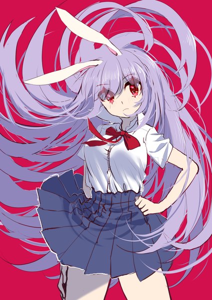 Anime-Bild 3507x4960 mit touhou reisen udongein inaba shocho (shaojiujiu) single tall image looking at viewer highres simple background red eyes standing animal ears absurdres purple hair very long hair pleated skirt bunny ears hand on hip red background girl skirt