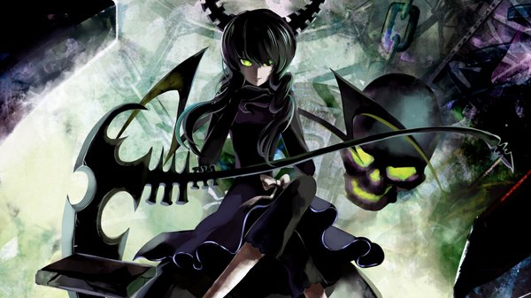 Anime picture 1097x617 with black rock shooter dead master single black hair wide image green eyes horn (horns) glowing glowing eye (eyes) girl dress gloves weapon wings choker black dress chain skull scythe leggings