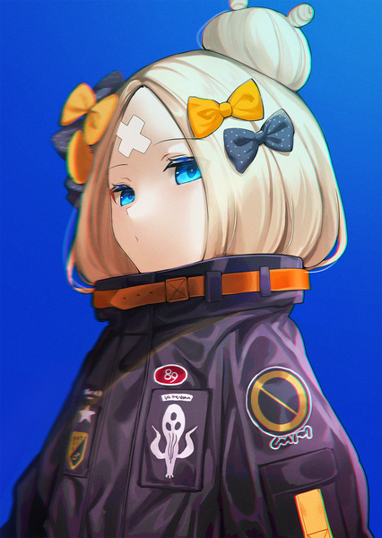Anime picture 1000x1409 with fate (series) fate/grand order abigail williams (fate) kernel killer single long hair tall image looking at viewer fringe blue eyes blonde hair upper body hair bun (hair buns) blue background bandaid on face heroic spirit traveling outfit girl bow hair bow jacket