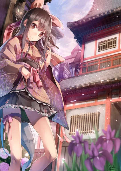 Anime-Bild 1202x1700 mit original saraki long hair tall image black hair smile standing twintails brown eyes signed sky outdoors traditional clothes head tilt japanese clothes wide sleeves low twintails floral print architecture east asian architecture