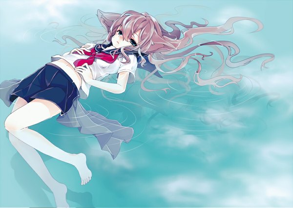 Anime picture 900x639 with original nachiru single long hair looking at viewer fringe blue eyes brown hair animal ears bent knee (knees) lying pleated skirt barefoot cat ears bare belly bare legs cat girl no shoes partially submerged white skin