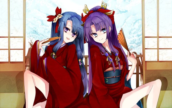 Anime picture 2000x1260 with kurabayashi long hair highres blue eyes purple eyes multiple girls blue hair purple hair japanese clothes legs back to back girl hair ornament 2 girls kimono fan