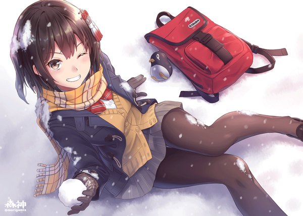 Anime picture 1000x714 with kantai collection sendai light cruiser failure penguin (kantai collection) morigami (morigami no yashiro) single looking at viewer blush fringe short hair smile hair between eyes brown hair sitting holding brown eyes signed outdoors pleated skirt one eye closed from above