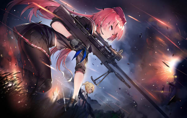 イラスト 2358x1491 と ドールズフロントライン welrod mk2 (girls frontline) ntw-20 (girls frontline) ゆらん 長髪 赤面 前髪 highres 開いた口 light erotic 金髪 紫目 multiple girls holding 緑の目 looking away ピンク髪 outdoors ポニーテール pleated skirt