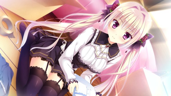 Anime picture 2560x1440 with koi suru kimochi no kasanekata ensemble (studio) hiiragi mio kimishima ao single long hair blush fringe highres blonde hair wide image twintails game cg from above girl thighhighs hair ornament black thighhighs garter straps neckerchief