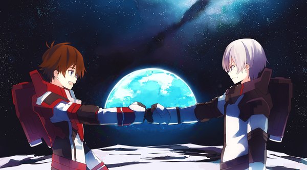 Anime picture 1000x556 with kakumeiki valvrave sunrise (studio) l-elf karlstein tokishima haruto takerusilt fringe short hair open mouth blue eyes brown hair wide image standing purple eyes silver hair profile multiple boys happy space milky way boy