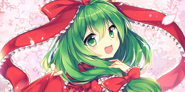 Anime picture 800x400 with touhou kagiyama hina kurisu sai single long hair looking at viewer blush fringe open mouth wide image green eyes green hair cherry blossoms portrait girl bow plant (plants) hair bow petals tree (trees)
