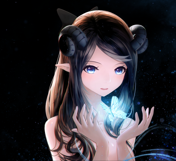 イラスト 3470x3172 と オリジナル ariinine ソロ 長髪 赤面 highres 青い目 light erotic 黒髪 absurdres 角 nude エルフ耳 dark background 女の子 虫 蝶