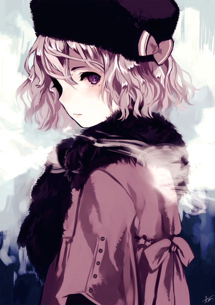 Anime-Bild 1409x2000 mit tan (tangent) single tall image simple background purple eyes purple hair cold girl bow hat cloak