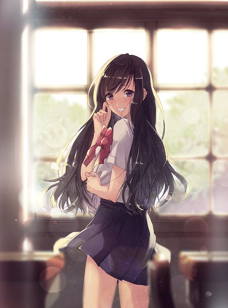 Anime-Bild 593x800 mit original kusaka kou single long hair tall image looking at viewer blush black hair parted lips pleated skirt wind black eyes blurry depth of field tears lens flare turning head shaded face girl skirt