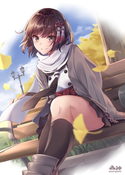 Anime-Bild 857x1200 mit kantai collection sendai light cruiser morigami (morigami no yashiro) single tall image looking at viewer short hair smile brown hair sitting brown eyes sky cloud (clouds) wind autumn remodel (kantai collection) girl hair ornament scarf leaf (leaves)