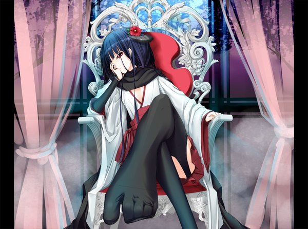 Anime picture 1031x767 with inu x boku ss david production shirakiin ririchiyo kyougoku touya single long hair black hair red eyes sitting traditional clothes hair flower horn (horns) no shoes legs head rest girl thighhighs hair ornament black thighhighs throne