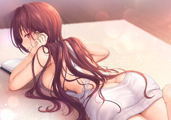 Anime picture 2252x1580 with fate (series) fate/grand order scathach (fate) (all) scathach (fate) mashuu (neko no oyashiro) single long hair looking at viewer blush highres breasts light erotic red eyes brown hair large breasts bare shoulders ass lying profile no bra