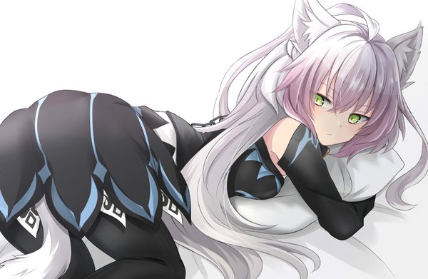 Anime picture 2149x1401 with fate (series) fate/grand order atalanta (fate) atalanta (alter) (fate) mikanmochi single long hair looking at viewer blush fringe highres breasts light erotic simple background hair between eyes white background green eyes animal ears ahoge white hair