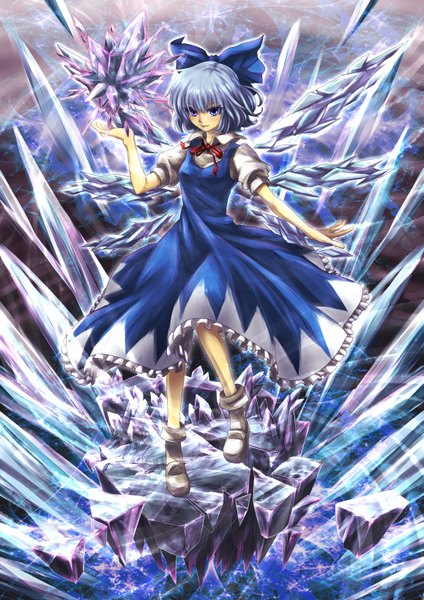 Аниме картинка 1157x1636 с touhou cirno teto (jouteiji) один (одна) высокое изображение короткие волосы голубые глаза синие волосы девушка платье бант бант для волос кристалл лёд