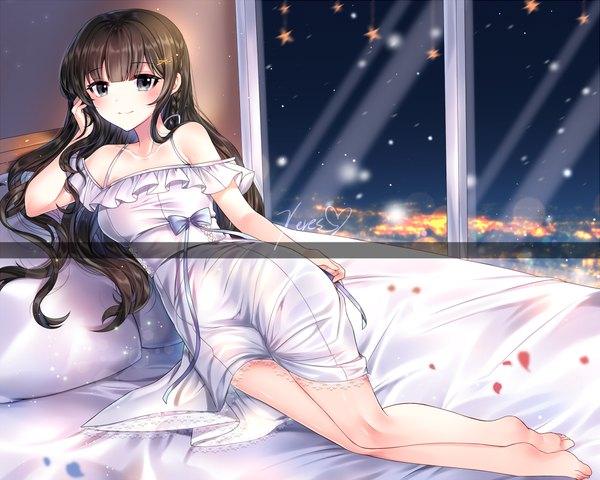 Anime picture 1000x800 with original xes (xes 5377) single long hair looking at viewer blush fringe smile brown hair bare shoulders signed payot full body bent knee (knees) indoors lying blunt bangs braid (braids) blurry off shoulder