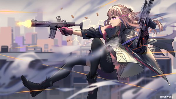 Anime picture 3744x2102 with girls frontline st ar-15 (girls frontline) wu lun wujin single long hair fringe highres blonde hair hair between eyes wide image holding signed absurdres profile pink eyes outstretched arm city glowing cityscape glowing eye (eyes)
