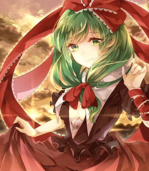 Anime picture 890x1020 with touhou kagiyama hina sweetroad single long hair tall image looking at viewer fringe smile green eyes sky cloud (clouds) green hair sunlight girl bow hair bow