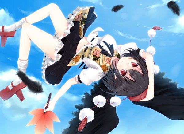 Anime picture 1100x800 with touhou shameimaru aya ipette-k (artist) single short hair black hair red eyes light smile girl skirt miniskirt shirt wings socks white socks feather (feathers) fan hauchiwa