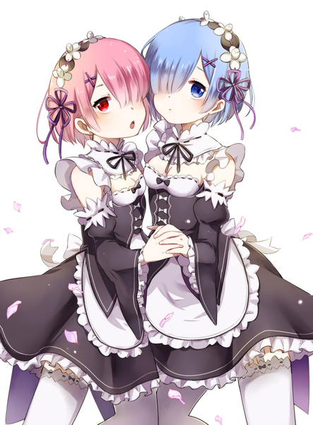 Anime-Bild 1000x1352 mit re:zero kara hajimeru isekai seikatsu white fox rem (re:zero) ram (re:zero) motohara moka tall image blush fringe short hair open mouth blue eyes red eyes multiple girls blue hair pink hair hair over one eye maid girl thighhighs dress