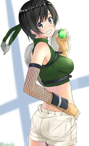 Аниме картинка 600x984 с последняя фантазия final fantasy vii square enix yuffie kisaragi isshiki (ffmania7) один (одна) высокое изображение смотрит на зрителя короткие волосы грудь голубые глаза чёрные волосы держать оголённая талия скалить зубы поворот головы девушка перчатки шорты митенки