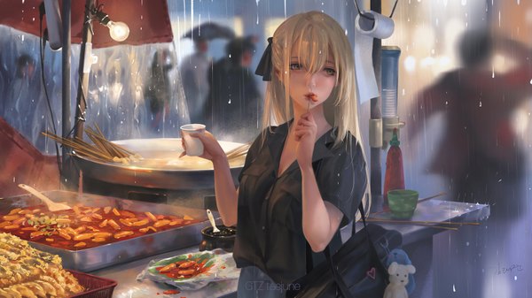 Anime picture 1600x900 with original g-tz long hair fringe breasts blonde hair hair between eyes wide image standing holding signed yellow eyes payot looking away outdoors blurry realistic short sleeves depth of field solo focus