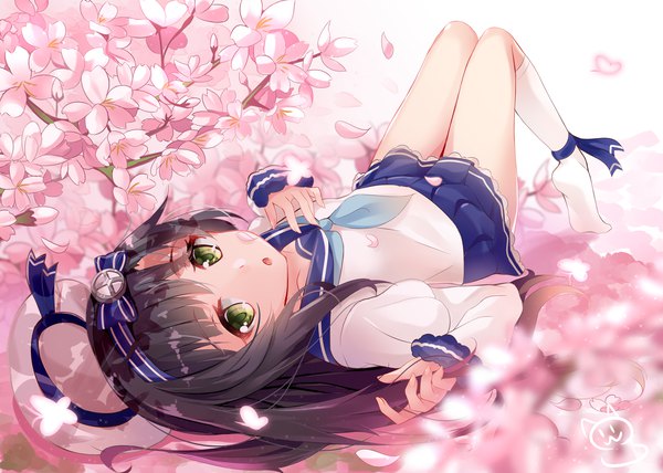 Anime picture 2000x1429 with kantai collection matsuwa (kantai collection) nahaki single long hair looking at viewer highres black hair green eyes lying on back no shoes cherry blossoms hat removed headwear removed girl uniform petals socks serafuku