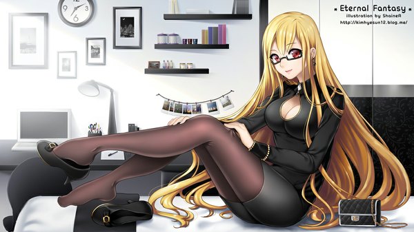 Anime picture 1024x576 with original shainea single long hair blonde hair red eyes wide image legs girl dress skirt pantyhose glasses shoes bag clock laptop photo (object) wall clock