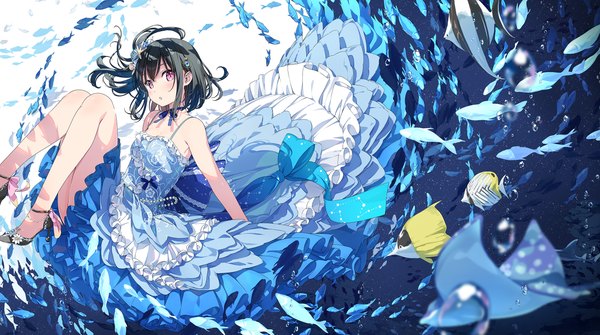 Anime picture 2500x1396 with original shizuku (kantoku) kantoku single looking at viewer highres short hair black hair wide image bare shoulders bent knee (knees) parted lips pink eyes high heels sleeveless one side up floral print girl dress hair ornament