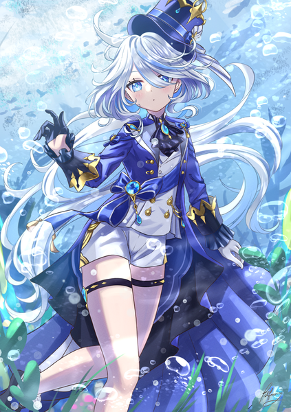Anime picture 885x1254 with genshin impact furina (genshin impact) redpepperoni00 single tall image looking at viewer fringe blue eyes silver hair very long hair hair over one eye underwater girl gloves shorts thigh strap short shorts bubble (bubbles) white shorts top hat