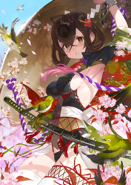 Anime-Bild 1013x1432 mit original tonito single long hair tall image blush fringe breasts light erotic black hair hair between eyes holding green eyes ahoge arm up from below sideboob cherry blossoms girl weapon