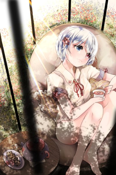 Anime picture 1000x1500 with sword girls iri flina emodelas single tall image short hair blue eyes light erotic red eyes sitting signed looking away silver hair bent knee (knees) barefoot from above puffy sleeves heterochromia girl hair ornament