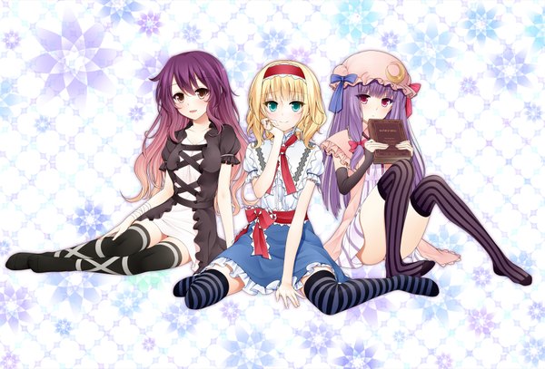 Anime picture 1839x1250 with touhou patchouli knowledge alice margatroid hijiri byakuren suzume miku long hair looking at viewer highres short hair open mouth blue eyes blonde hair smile sitting purple eyes multiple girls purple hair multicolored hair two-tone hair spread legs