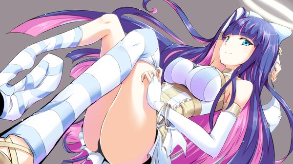 Anime picture 1920x1080 with panty & stocking with garterbelt anarchy stocking yuki mizore single long hair highres breasts blue eyes light erotic smile wide image purple hair ass multicolored hair colored inner hair girl thighhighs bracelet striped thighhighs